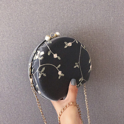 

2019 summer new temperament wild shoulder bag small fresh fairy fashion embroidered chain slung semicircle
