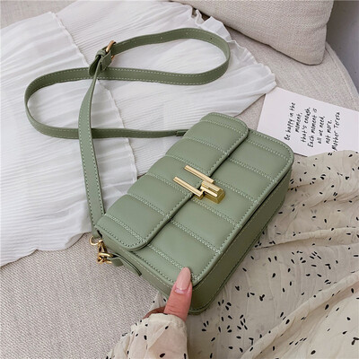 

Small bag female new Korean version of the wild shoulder bag fashion lock buckle small square bag tide