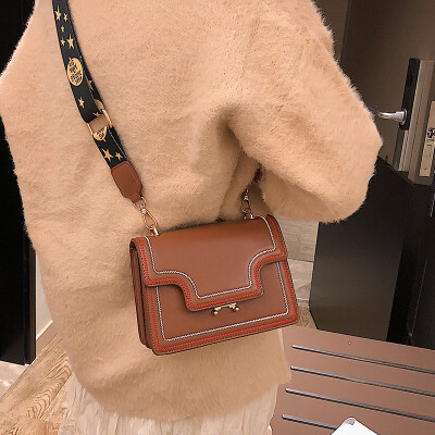 

Qiao Bani 2019 new Korean chic fashion embroidery line hit color ribbon wild small square bag shoulder diagonal female bag