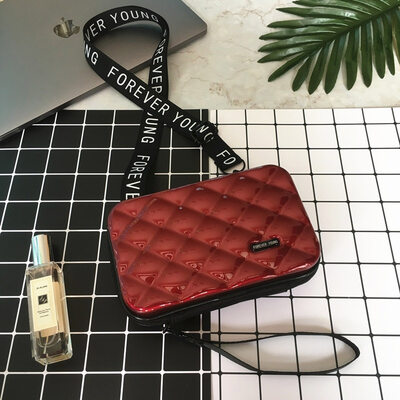 

LOVEVOOK crossbody bags for women 2019 luxury handbags women bags designer mini make up bag Trunk Shape wide strap Box Flap bag