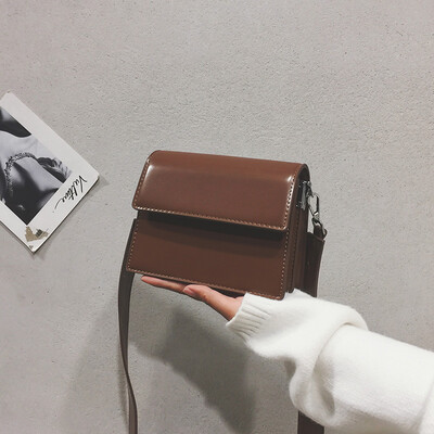 

Ins super fire diagonal cross port wind retro Sen texture small bag female 2019 new wave Korean version of the shoulder Messenger bag