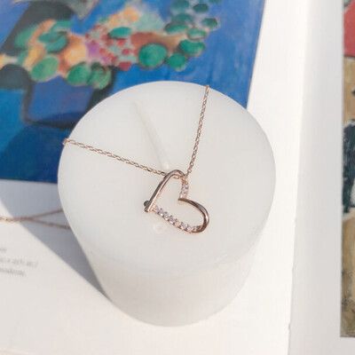 

Wholesale Love Heart Shape Silver Pedant Necklaces for Women New Fashionable Elegant Ladies Jewelry Gift