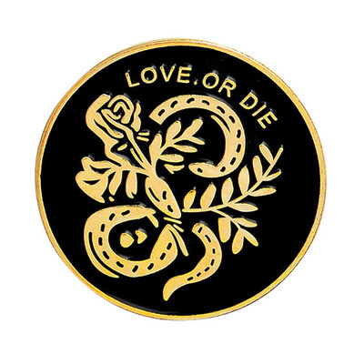 

Draw skulls Snake Rose Brooch Enamel Pins Button Dark Punk Pin Badge
