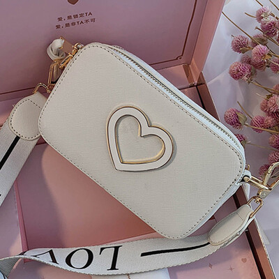 

Valentines Day small bag 2019 new Korean Joker Messenger bag wide shoulder strap fashion small square bag