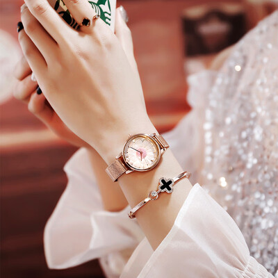 

Womens watches ins wind simple temperament waterproof Korean fashion bees French minor students female watches