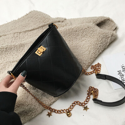 

Spring&summer retro bag female 2019 new wave Korean version of the wild single shoulder slung fashion casual rhombic chain bucket