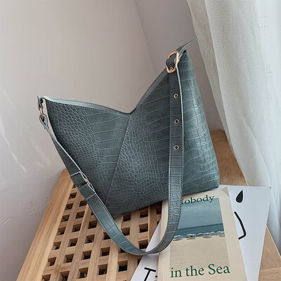 

Advanced sense of foreign style womens bag texture crocodile pattern large capacity tote bag new 2019ins shoulder bag messenger b