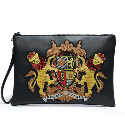 

Individual pattern Handbag vintage fashion handbag embroidery pattern Street handbag single shoulder bag iPad bag tide