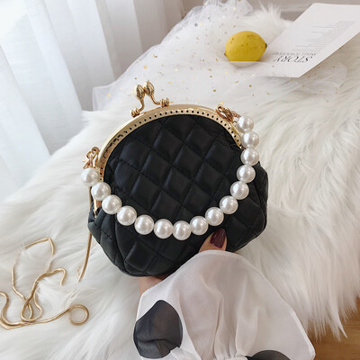 

On the new womens bag new 2019 summer fashion shoulder bag texture handbag foreign style diamond chain bag