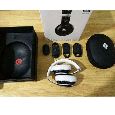 

Sports listening to the song wireless Bluetooth headset headphone 3 headsets