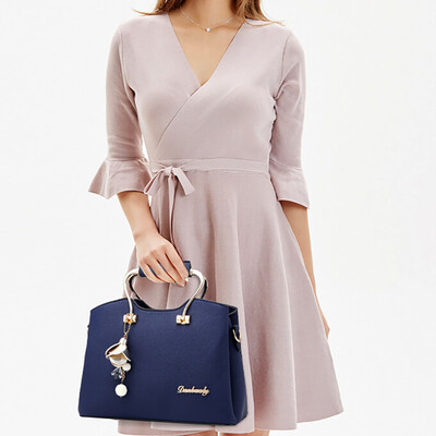 

Tailored Women Joker Handbag Sleek Minimalist Shoulder Diagonal Shell Bag