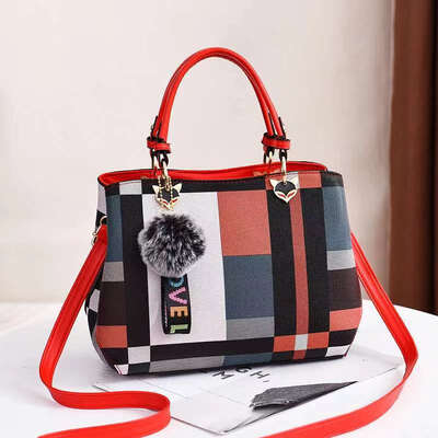 

Spring&summer ladies bag female new versatile portable fashion ladies shoulder Messenger bag Korean version of the tide
