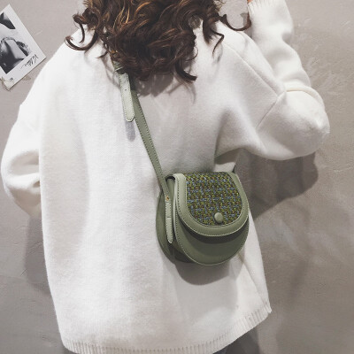 

New small bag female 2019 new wave Korean version of the wild Messenger bag chain shoulder woven bag fashion saddle bag