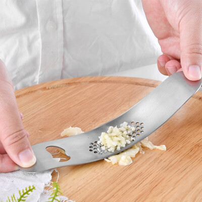 

2 In 1 Kitchen Gadgets Stainless Steel Garlic Press Crusher Opener Cooking Tools
