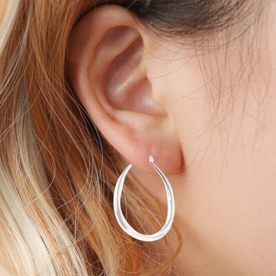 

2pcs Elegant Oval Shaped Extra Large Hoop Earrings Womens Fashion