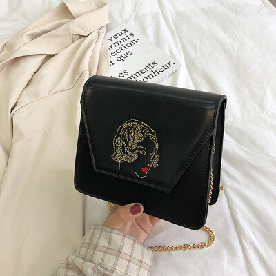 

Qiao Bani 2019 new Korean fashion Dongdaemun embroidery thread beauty head chain flip single shoulder diagonal female bag