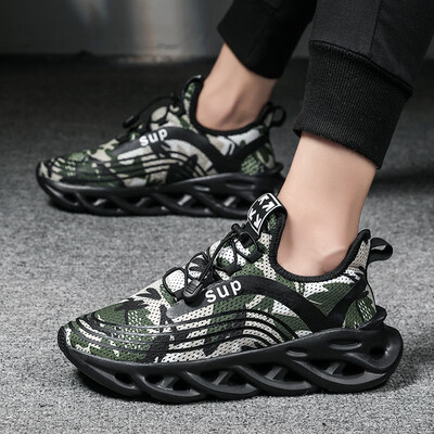 

Flying woven breathable casual shoes Korean mens running shoes new spring outdoor wild mens tide shoes