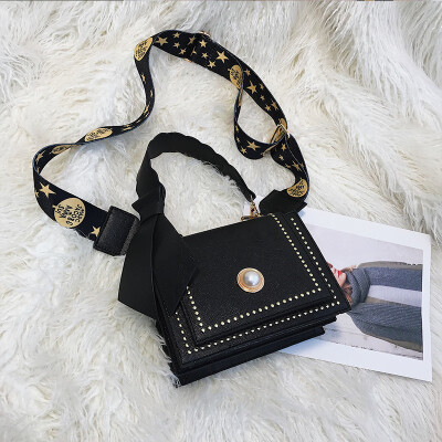 

Bag female 2019 new wave Korean fashion wild casual texture rivet wide shoulder strap shoulder slung small square bag