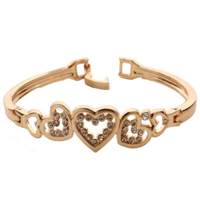 

Fashion Women Lady Gold Plated Crystal Cuff Bangle Love Heart Charm Bracelet
