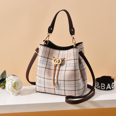 

Bucket bag lady fashion stripe large capacity handbag foreign air inclined bag chain lady shoulder