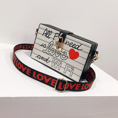 

2018 Spring Summer Women Messenger Bag Box Bag with Lock Queen Print Love Wide Ribbon Strap Cute Designer Girl Crossbody Bag