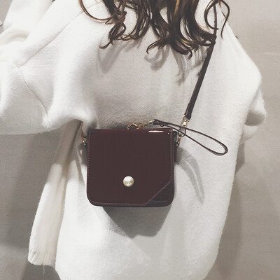 

Ins super fire pearl small square bag female 2019 new Korean version of the wild girl portable retro shoulder Messenger bag