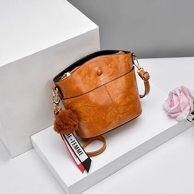 

Spring ladies bag new tide simple Korean fashion ladies bag Joker texture shoulder Messenger bag