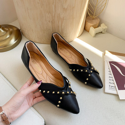 

Internet celebrity single shoe woman 2019 fall new Korean version 100 sharp shallow flat bottom shoes rivets retro bean shoes tide