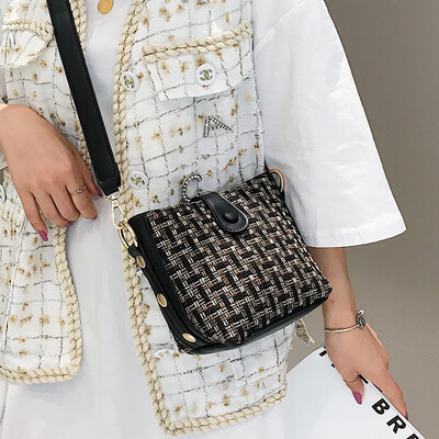 

Womens bag 2019 new wild gas bucket bag fashion woolen shoulder bag popular net red ins slung small bag
