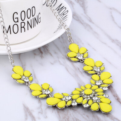 

Bohemian CZ Crystal Statement Necklace Collar Blue Yellow Colorful Rhinestone Flower Bead Pendant Choker Necklace for Women
