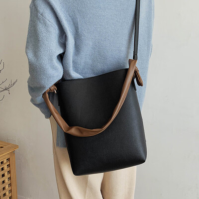 

Shoulder bag female big bag 2019 new wave Korean version of the wild simple casual Messenger bag large capacity bucket bag