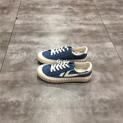 

2019 spring new canvas shoes female foundation small white shoes female Joker Korean student board shoes