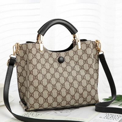 

Baggage womens new fashion mother Baggage Baitie one shoulder slanting ladys handbag middle-aged ladys bag big bag