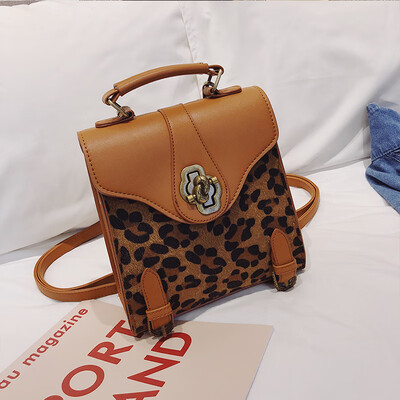 

Ins super fire bag female 2019 new wave Korean version of the wild portable leopard small backpack fashion student backpack