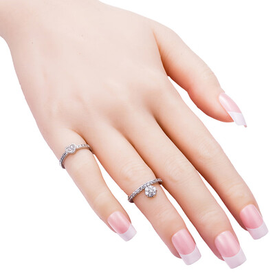 

Selling Simple Fashion Perfect Gift Exquisite Zirconia Style Cubic Finger Ring with Chic Silver