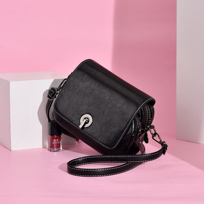 

Small bag female simple lock small square bag shoulder Messenger bag 2019 new wild casual student summer bag