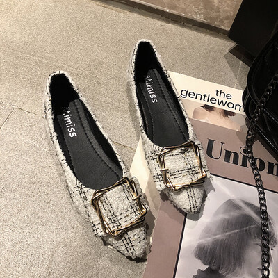 

Flat sole single shoe female summer style Korean version net Hongbaitao pointed shallow mouth square buckle fairy wind chic bean s