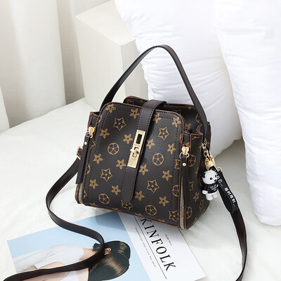 

New ins super-hot single-shoulder bag in summer Korean version of personality fashion inclined handheld fairy bag