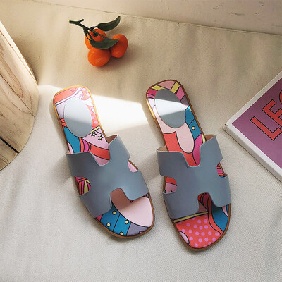 

Slippers Female Wears Korean Printed Flat Bottom One-Word Slipper Beach Rome Cold Slipper Moisture Outside Summer