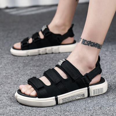 

The new sandals wear two mens anti-skid soft soles&couples wear them outside Wudao beach slippers