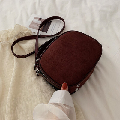 

Ins on the new retro frosted fashion handbags 2019 new casual Joker shoulder Messenger bag small