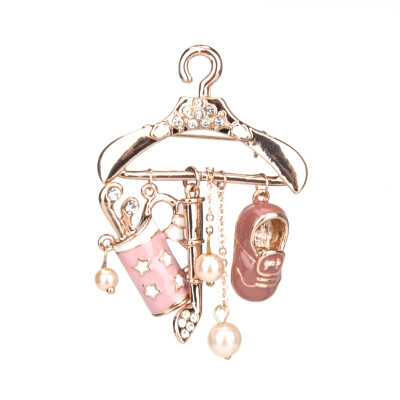 

Cute Pink Hanger Brooches for Women Brooch Pins Fashion Jewelry Jacket Badges Pendants