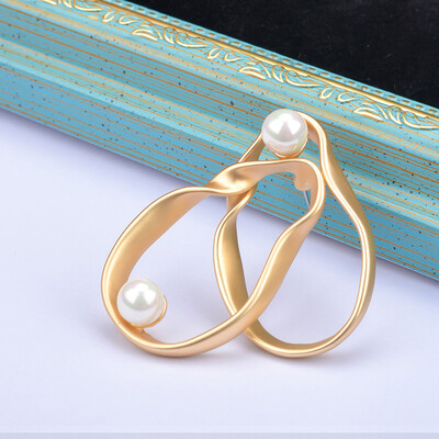 

2019 new brand design irregular earrings geometric shape twisted earrings simple for women