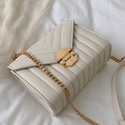 

New quality sensitive woman 2019 new style Hong Kong wind retro small square bag chic chain 100 single shoulder oblique satchel on