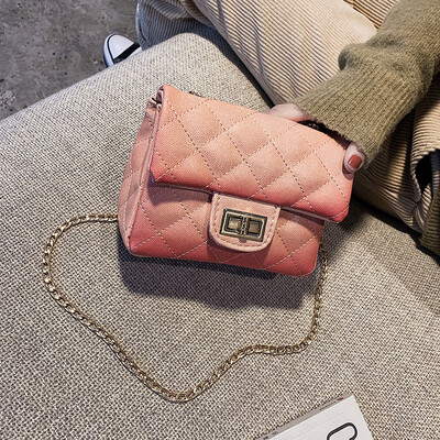 

Qiao Bani 2019 spring new Korean ins fashion trend rhombic chain small fragrance single shoulder diagonal handbag