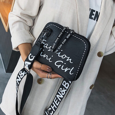 

Women Crossbody Bag Letter Printed Tide Shell Bag Wide Shoulder Strap Wild Shoulder Bags Fashion Messenger Bag T10
