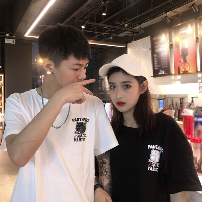 

Womens Korean Style Loose Round Neck Cartoon Tiger Head & Letters Print Short Sleeve Couple T-Shirt