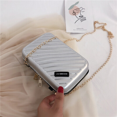 

2019 new fashion diagonal stripes Korean shoulder bag casual wild Messenger small square bag personality letter chain bag