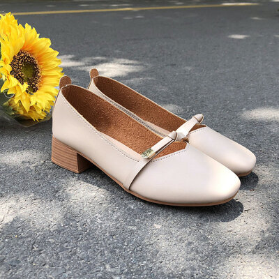 

Autumn 2018 square head thick heel medium&low heel retro granny shoes buckle single shoe female Korean version of soft sole J