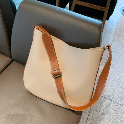 

Texture bag women 2019 new Korean version of simple fashion large-capacity Joker slung contrast Tote bag